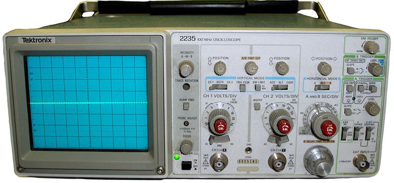 2235 - Tektronix Oscilloscope - Click Image to Close