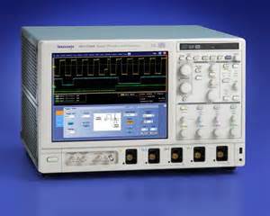 DSA72004 - Tektronix Oscilloscope - Click Image to Close