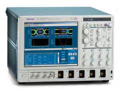 DSA72004B - Tektronix Oscilloscope - Click Image to Close